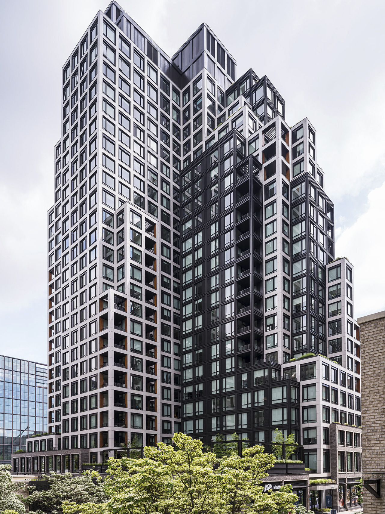 18 0667 MAN 1900 crystal drive north 1