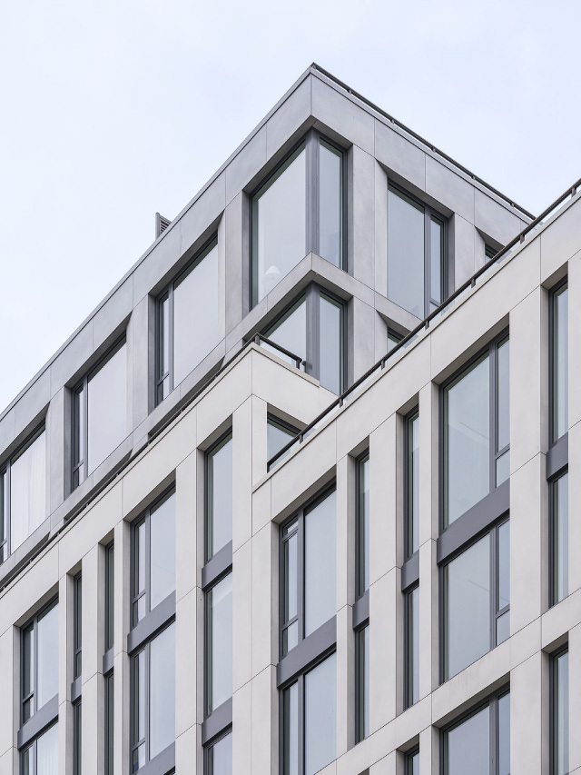 20 0453 PAR 144 First Street The Galleria 2