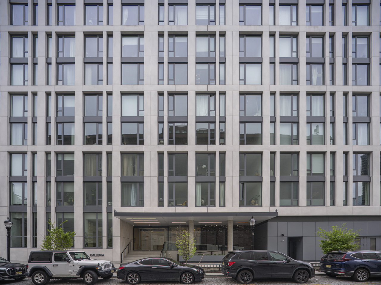 20 0453 PAR 144 First Street The Galleria 3