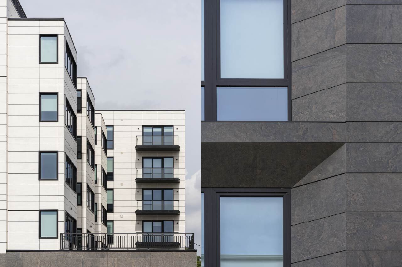 20 0689 PAR THE ROYAL BLUE MINEOLA 3