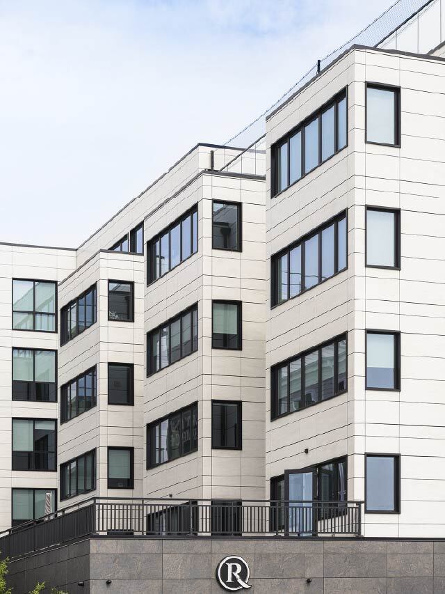 20 0689 PAR THE ROYAL BLUE MINEOLA 4