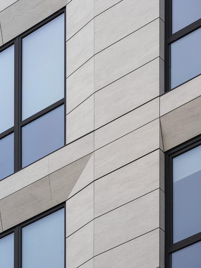 20 0689 PAR THE ROYAL BLUE MINEOLA 6