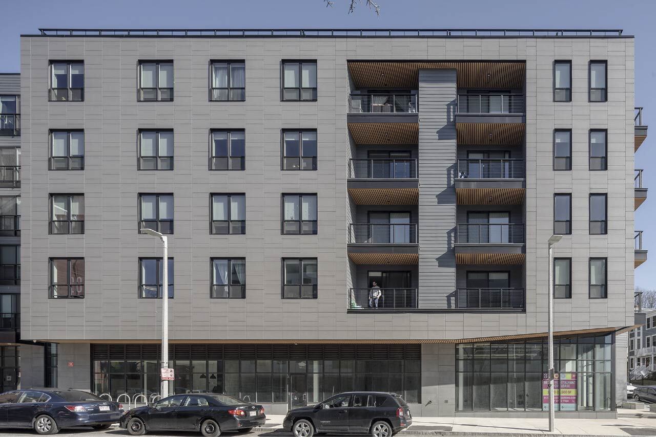 3200 Washington Street 7 72x 50