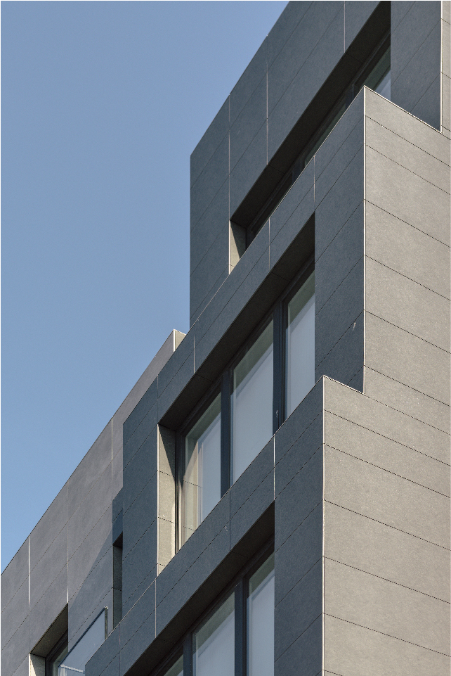 The Nordic View of full height porcelain window returns and typical corner details